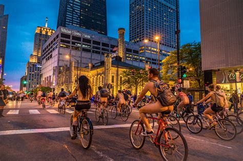 chicago naked bicycle ride